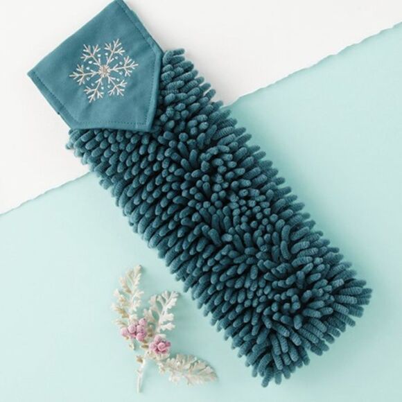 Norwex Chenille Snowflake Limited Edition Towel NWOT - Picture 3 of 12